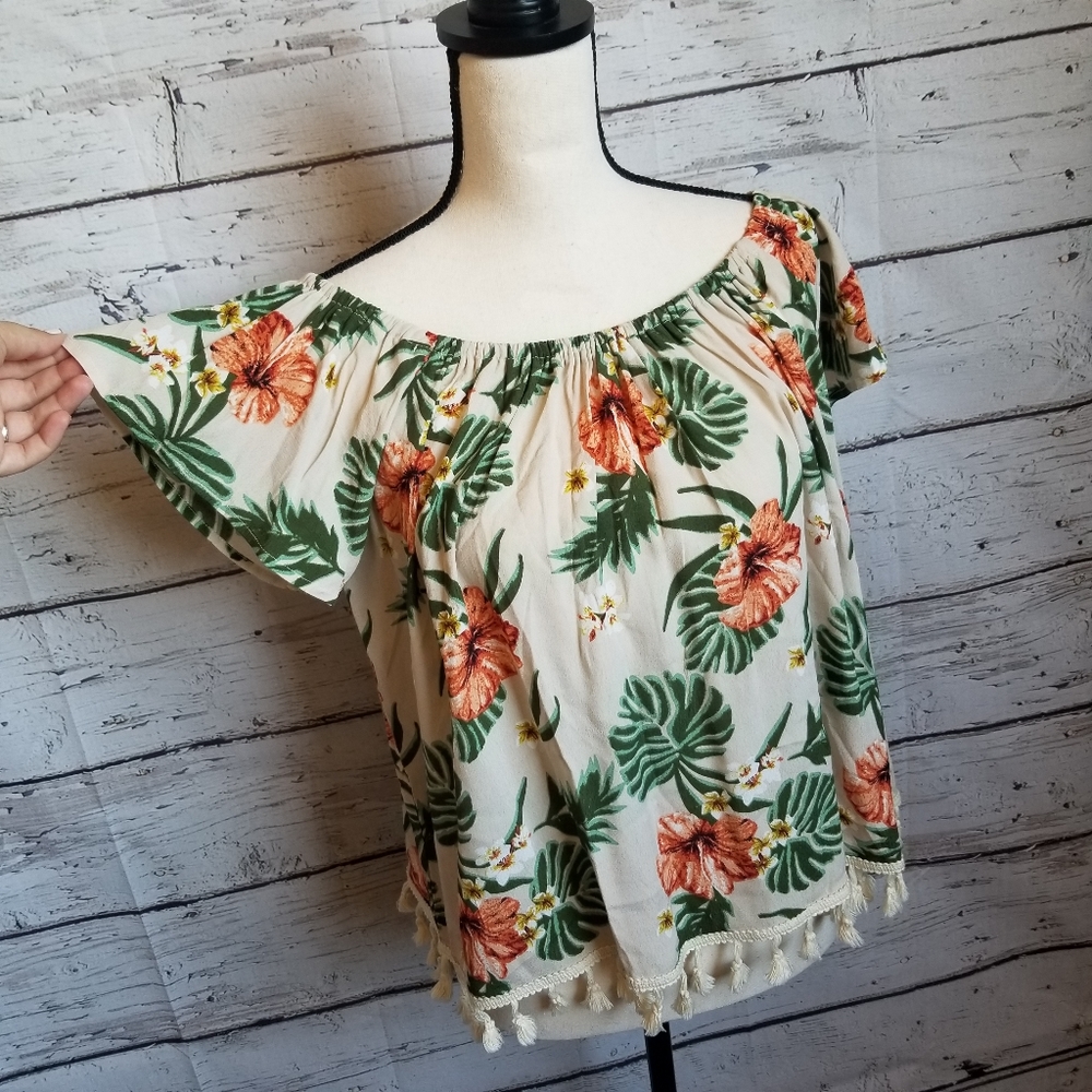 🌵NWT Miss Me Top | M